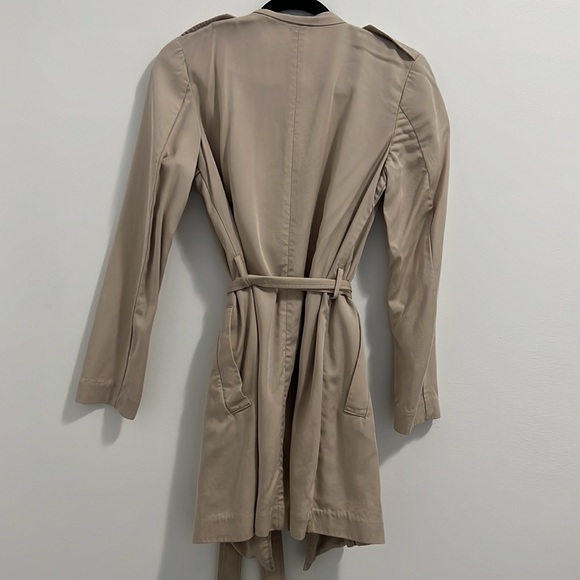 H&M Trenchcoat - Picture 2 of 3